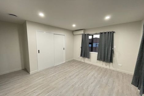 Photo of property in 128b Hutchinsons Road, Bucklands Beach, Auckland, 2014