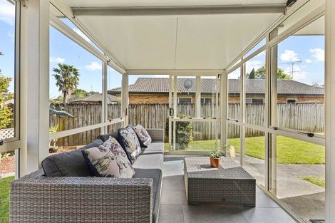 Photo of property in 27 Rosemead Place, Randwick Park, Auckland, 2105