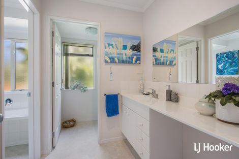 Photo of property in 127 Koutunui Road, Athenree, Katikati, 3177