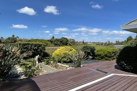 Photo of property in 13 Dayspring Way, Pakuranga, Auckland, 2010