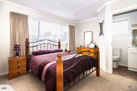 Photo of property in 75 Dunns Avenue, The Pines Beach, 7630