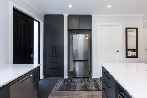 Photo of property in 27 Reakes Crescent, Wallaceville, Upper Hutt, 5018