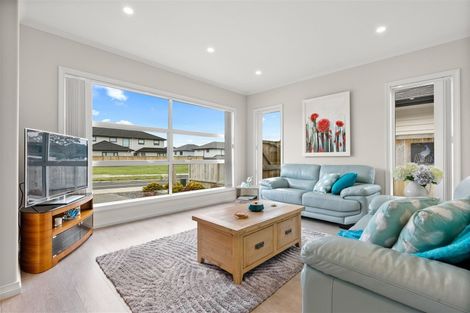 Photo of property in 14 Rauaruhe Road, Karaka, Papakura, 2113