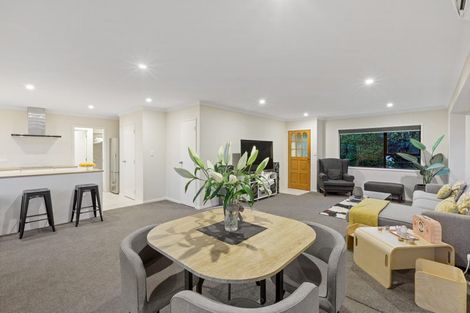 Photo of property in 1/30 Fairway Avenue, Red Beach, 0932