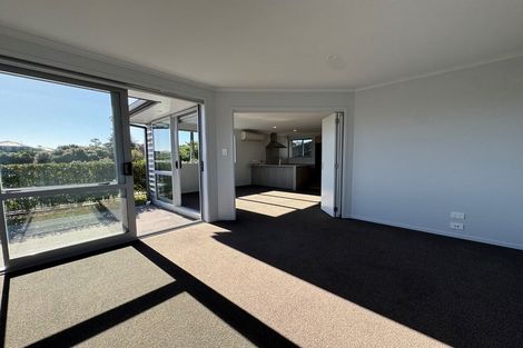 Photo of property in 1 Cascade Way, Omokoroa, 3114
