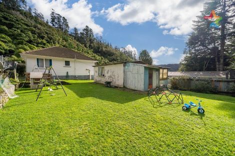 Photo of property in 65 Sunny Grove, Wainuiomata, Lower Hutt, 5014