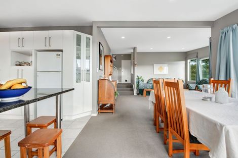 Photo of property in 2/9 Pemberton Avenue, Bayview, Auckland, 0629