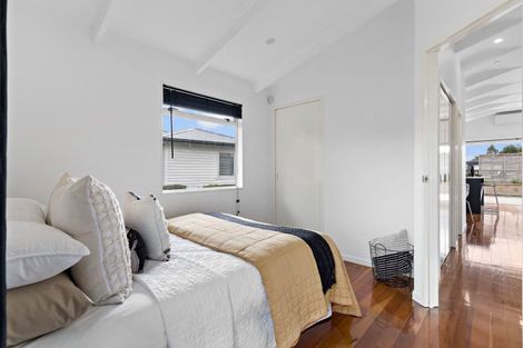 Photo of property in 1/6 Mcleod Road, Weymouth, Auckland, 2103