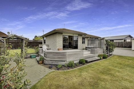 Photo of property in 10a Tamarisk Place, Parklands, Christchurch, 8083