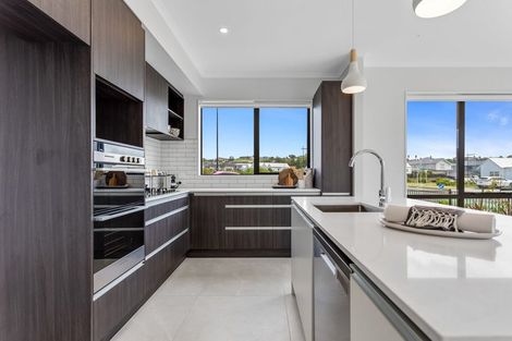 Photo of property in 1 Koura Drive, Red Beach, 0932