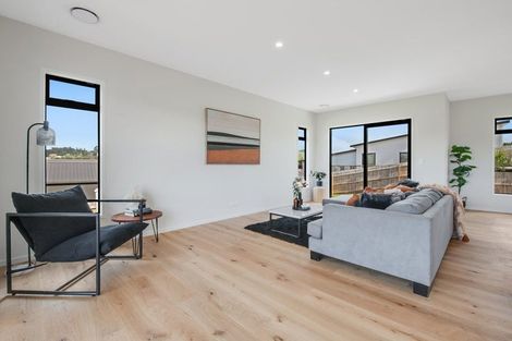 Photo of property in 4d Forlong Rise, Helensville, 0800