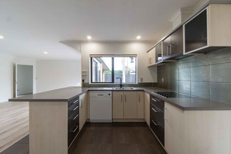 Photo of property in 16 Ravenscourt Place, Huntington, Hamilton, 3210