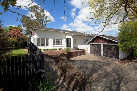 Photo of property in 4 Awatea Terrace, Hokowhitu, Palmerston North, 4410