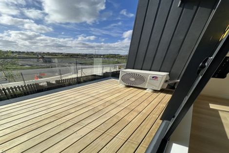 Photo of property in 14 Papa Takaro Lane, Flat Bush, Auckland, 2019