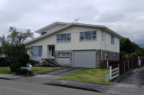 Photo of property in 24 Holdsworth Avenue, Trentham, Upper Hutt, 5018