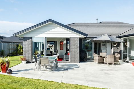 Photo of property in 53 Rodeo Drive, Kelvin Grove, Palmerston North, 4414