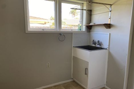 Photo of property in 2/32 Prince Regent Drive, Half Moon Bay, Auckland, 2012