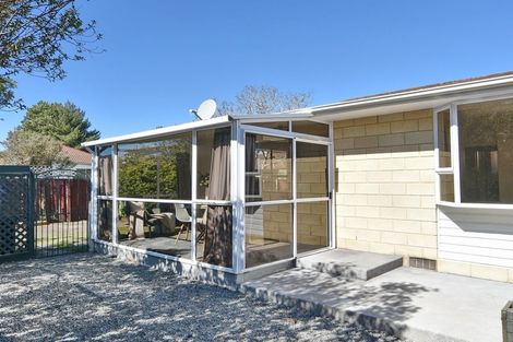 Photo of property in 2/14 Four Elms Place, Parklands, Christchurch, 8083