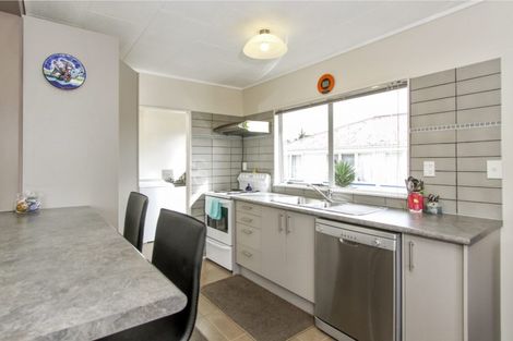 Photo of property in 2/46 Brandon Road, Glen Eden, Auckland, 0602