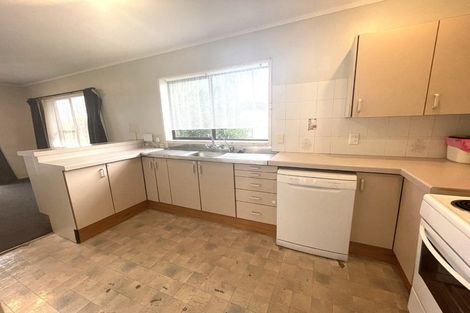 Photo of property in 35 Kirby Street, Glendene, Auckland, 0602