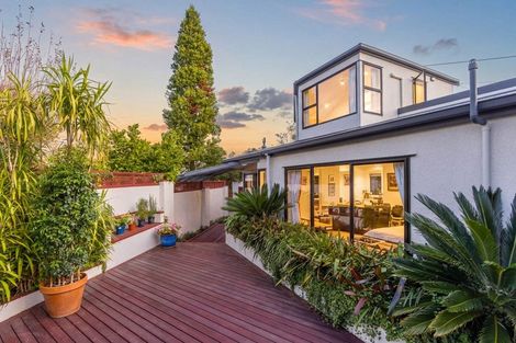 Photo of property in 2/953 Beach Road, Torbay, Auckland, 0630
