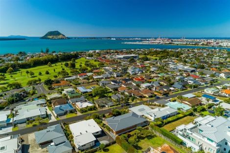 Photo of property in 17a Seaview Road, Otumoetai, Tauranga, 3110