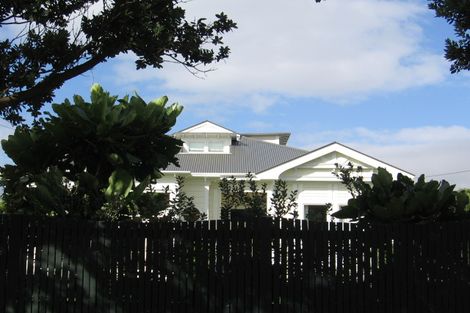 Photo of property in 15 Inglis Street, Seatoun, Wellington, 6022