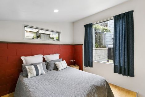 Photo of property in 3 Northland Road, Northland, Wellington, 6012