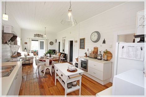 Photo of property in 28 Shortt Street, Foxton Beach, Foxton, 4815