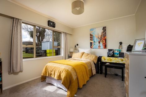 Photo of property in 72 Manu Crescent, Upper Vogeltown, New Plymouth, 4310
