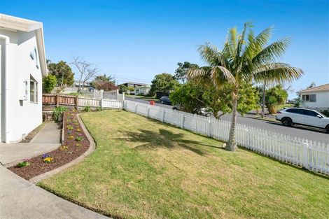 Photo of property in 8 Charlotte Street, Stanmore Bay, Whangaparaoa, 0932