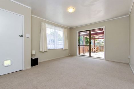 Photo of property in 4/117 Bolton Street, Blockhouse Bay, Auckland, 0600