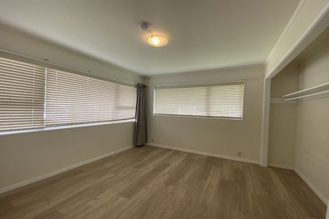 Photo of property in 8 John Downs Drive, Browns Bay, Auckland, 0630