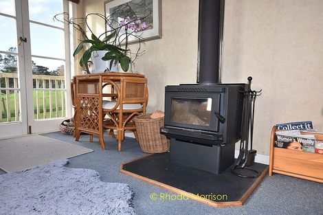 Photo of property in 1908 Paparoa Valley Road, Paparoa, 0571