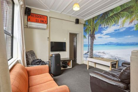 Photo of property in 142 Albany Street, North Dunedin, Dunedin, 9016