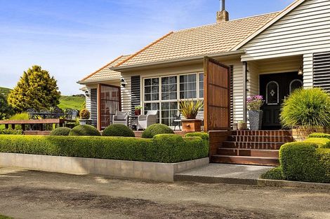 Photo of property in 5171b Mountain Road, Eltham, 4398