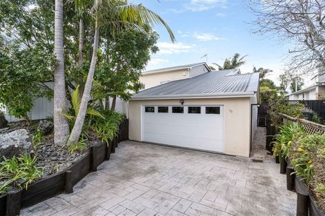 Photo of property in 16 Creamer Avenue, Belmont, Auckland, 0622