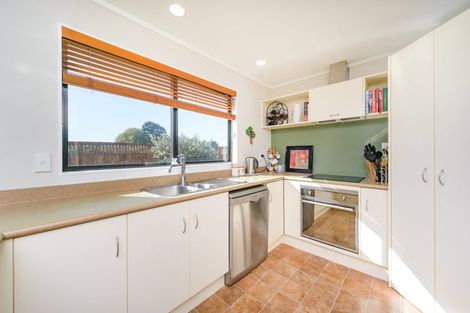 Photo of property in 39 Logan Way, Kelvin Grove, Palmerston North, 4414