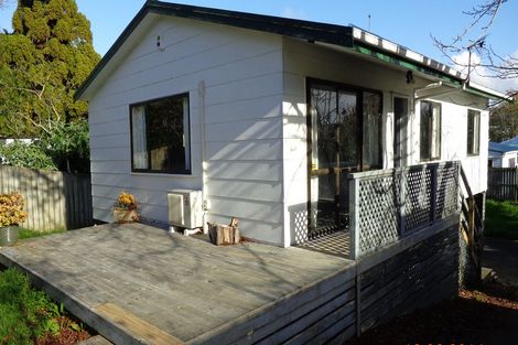 Photo of property in 2/13 Craigbank Avenue, New Lynn, Auckland, 0600