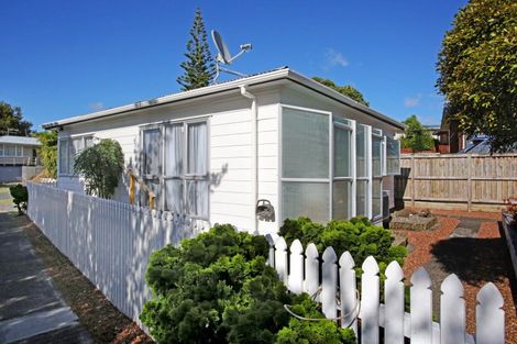 Photo of property in 125a Ennis Avenue, Pakuranga Heights, Auckland, 2010