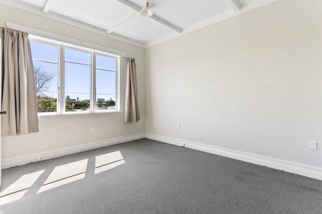 Photo of property in 1/8 Corunna Road, Milford, Auckland, 0620