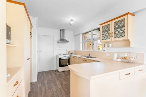 Photo of property in 17 East Way, Durie Hill, Whanganui, 4500