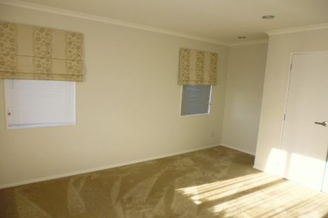 Photo of property in 13 Kereru Rise, Papakura, 2110
