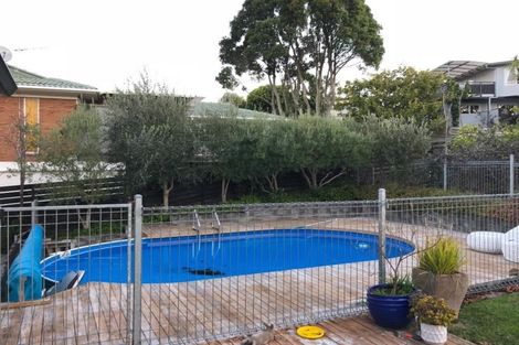 Photo of property in 21 St Ives Terrace, Mairangi Bay, Auckland, 0630