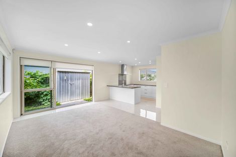 Photo of property in 22 Lamborn Drive, Papakura, 2110