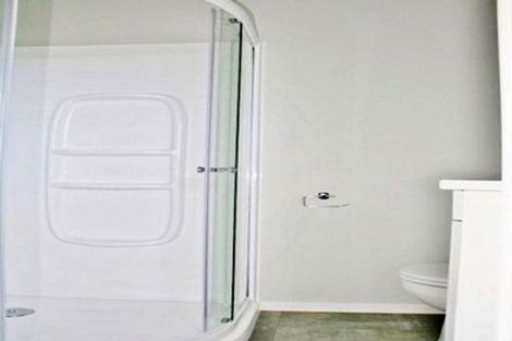 Photo of property in 16a Woodall Place, Totara Vale, Auckland, 0627