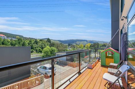 Photo of property in 7 Ara Patukawenga, Tawa, Wellington, 5028