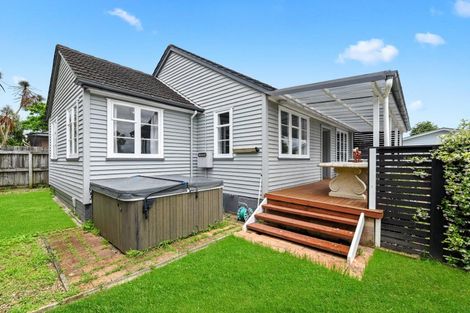 Photo of property in 80 Fairfield Road, Fairfield, Hamilton, 3214