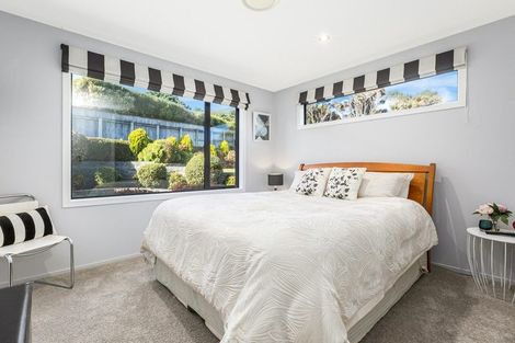 Photo of property in 6 The Fjord, Aotea, Porirua, 5024