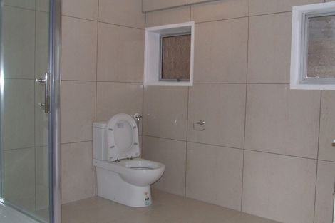 Photo of property in 2 Malters Place, Browns Bay, Auckland, 0630